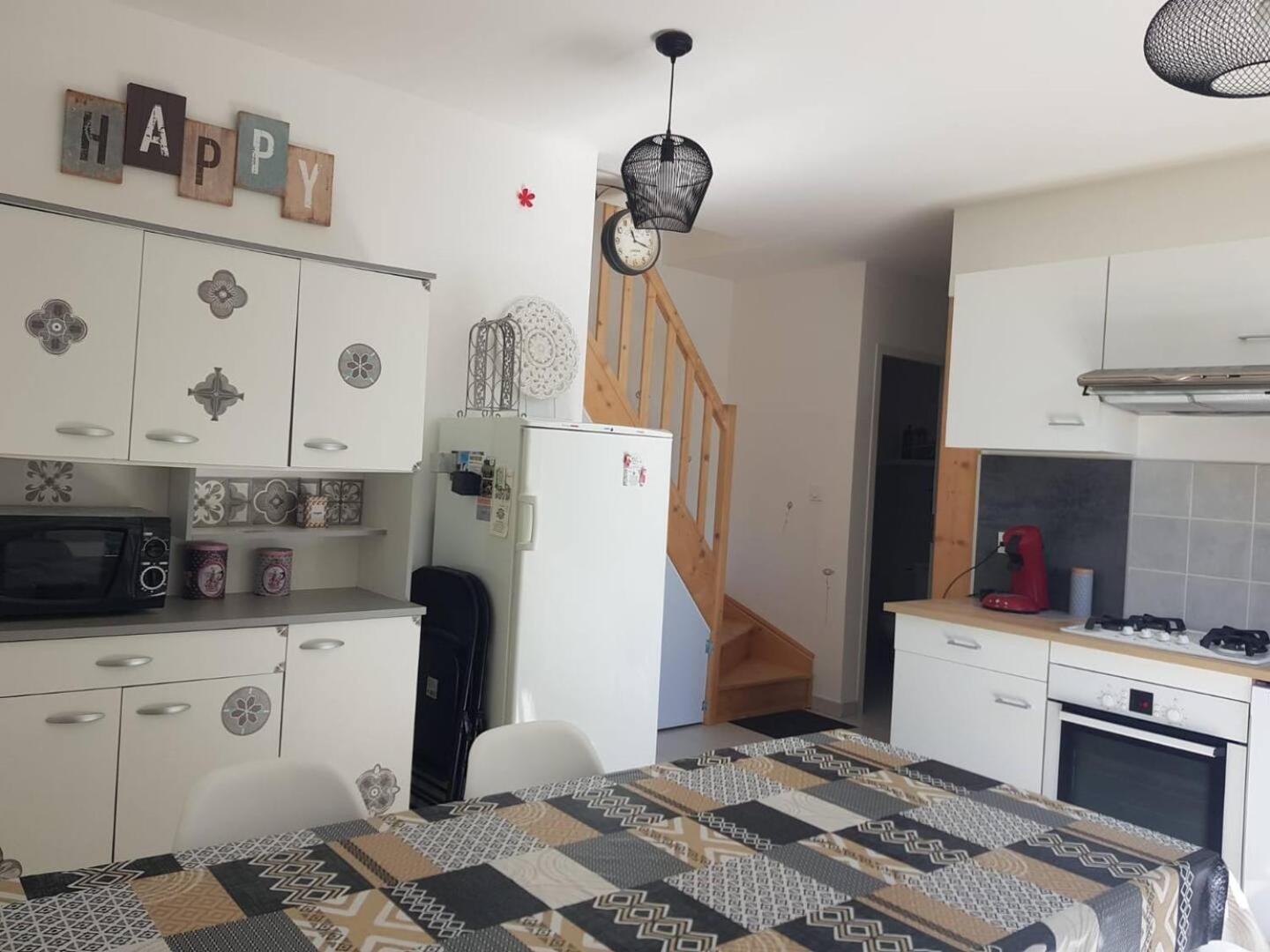 Gite Les Longeres Montazeau Exteriör bild